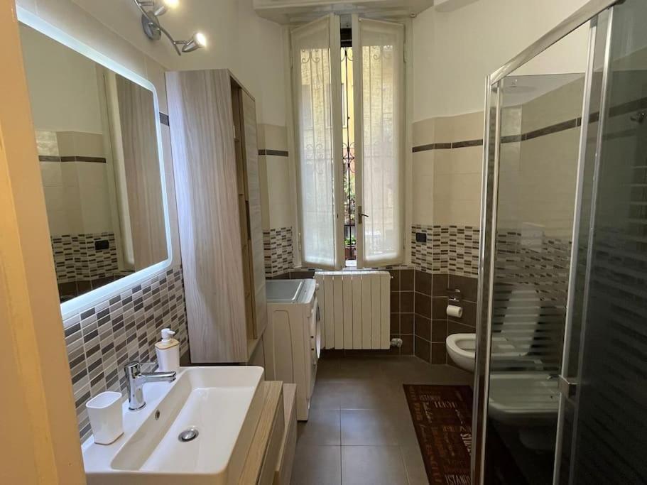 Nel Quartiere Bayres Suite Completamente Rinnovata Milan Exterior photo